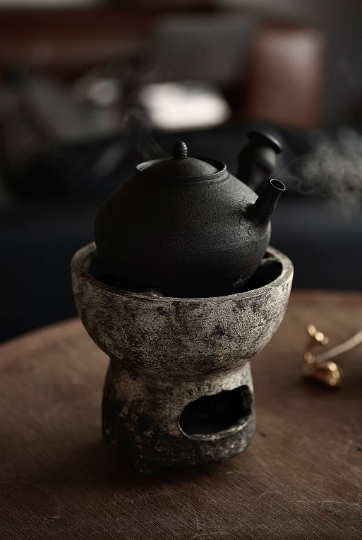 Ember Side-Handle Clay Kettle