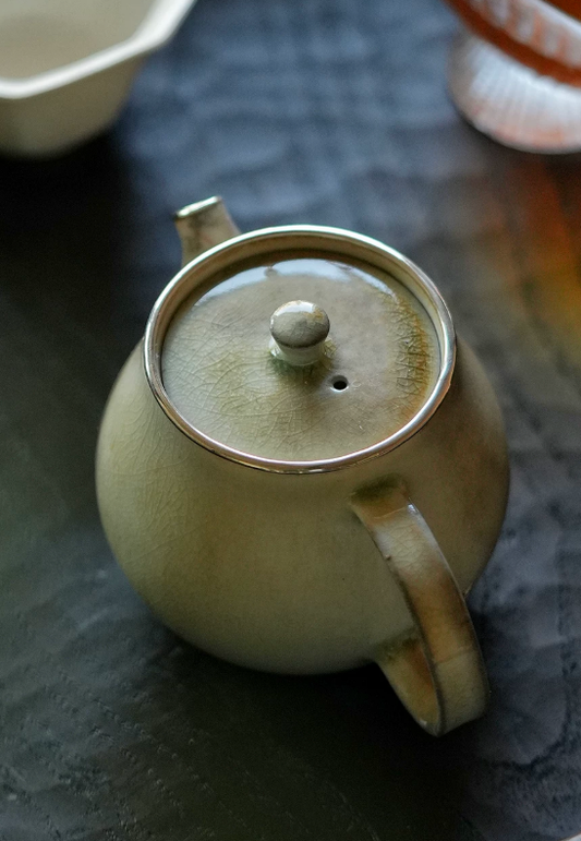 River Ink Puffer Teapot